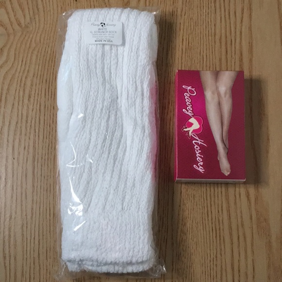 New Hooters Girl Uniform Sexy Suntan Pantyhose & White XLarge Length Socks O/S - Picture 1 of 13